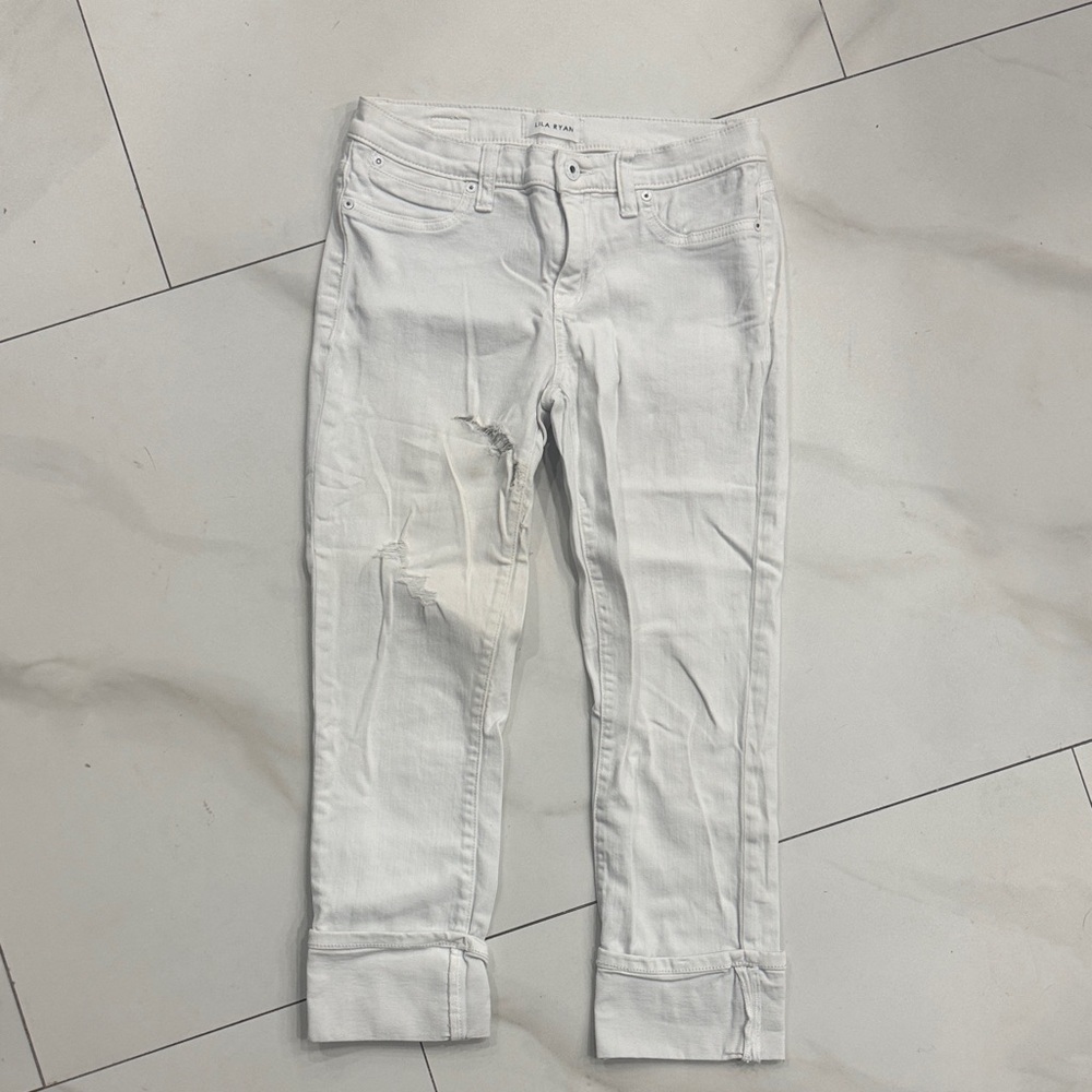 Lila Ryan Stitch Fix White Distressed Cropped
Denim Jeans. Sz 27